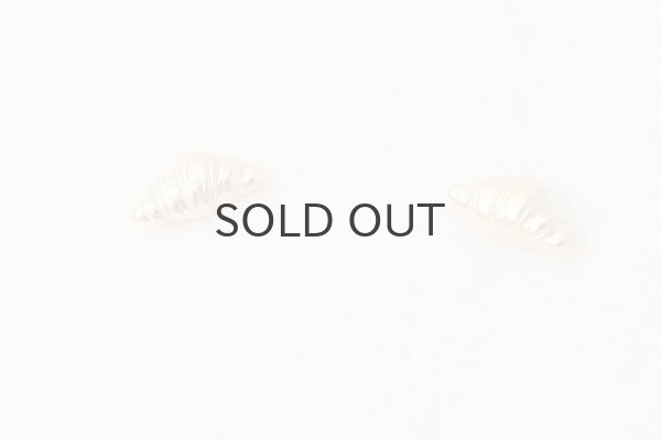 画像2: クロワッサンピアス (GD) (2)