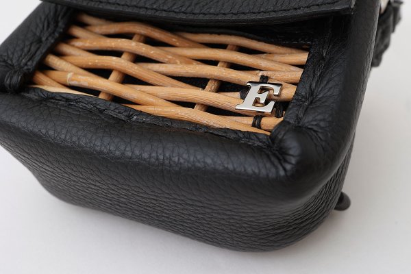 画像5: フニュ・シュリンク 籐付きミニサイフ (BK) (5)