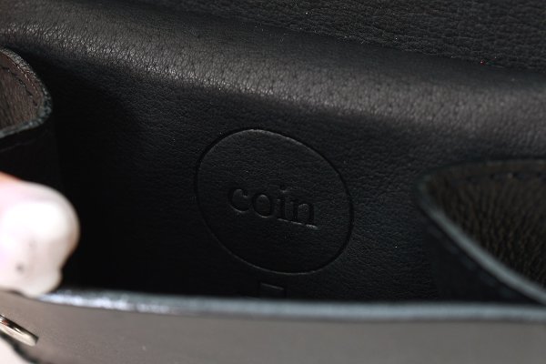 画像7: オイルショルダー 素押しカシメ 三つ折り財布 (BK) (7)