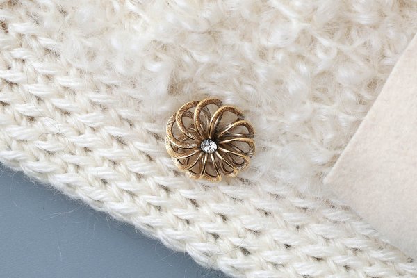 画像3: 別注!! モヘアループ ニットクロッシェ フェルトリボン付き (WH) (3)