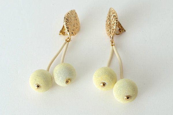 画像2: SALE50%OFF!! France dead stock チェリーイヤリング(WH) (2)