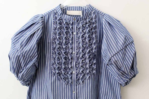 画像3: modern tuck frill volume sleeve blouse (NV×WH) (3)