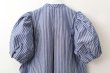 画像8: modern tuck frill volume sleeve blouse (NV×WH) (8)