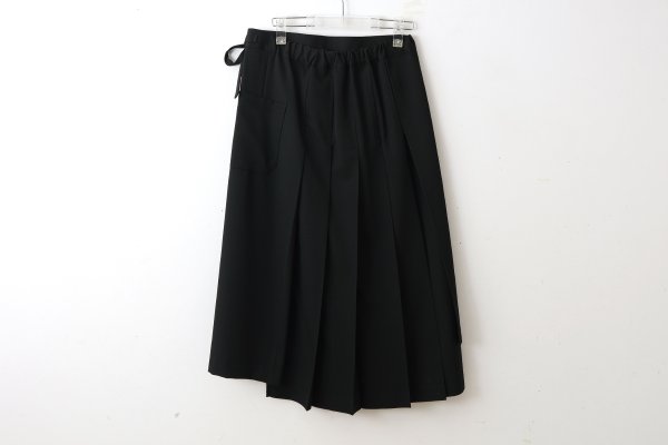 画像2: ウールギャバ後染めラッププリーツスカート (BK) (2)