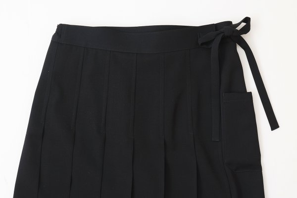 画像3: ウールギャバ後染めラッププリーツスカート (NV) (3)