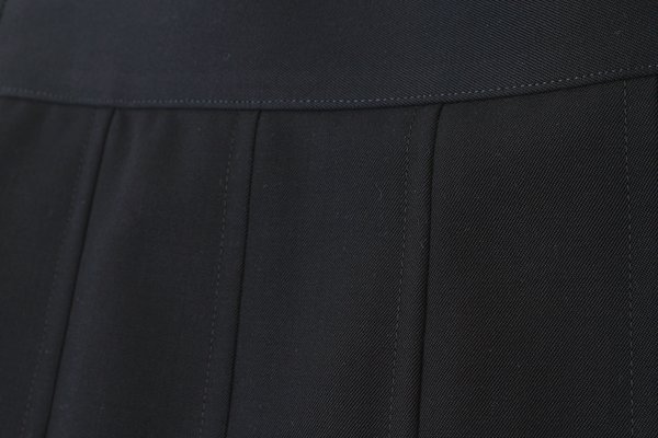 画像10: ウールギャバ後染めラッププリーツスカート (NV) (10)