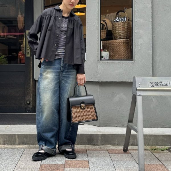 画像15: 丸襟ギャザーブラウス (BK) (15)