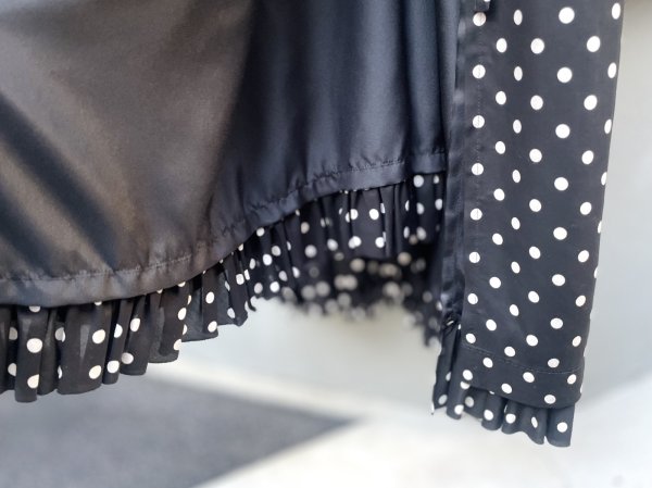 画像7: レーヨンローン水玉抜染プリント×エステルサテンエプロンワンピース (BKWH) (7)