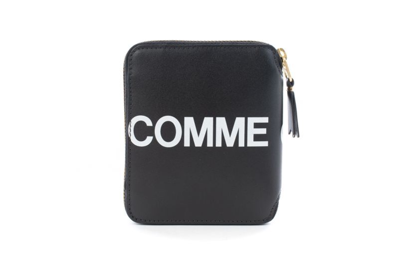 COMME DES GARÇONS HUGE LOGO