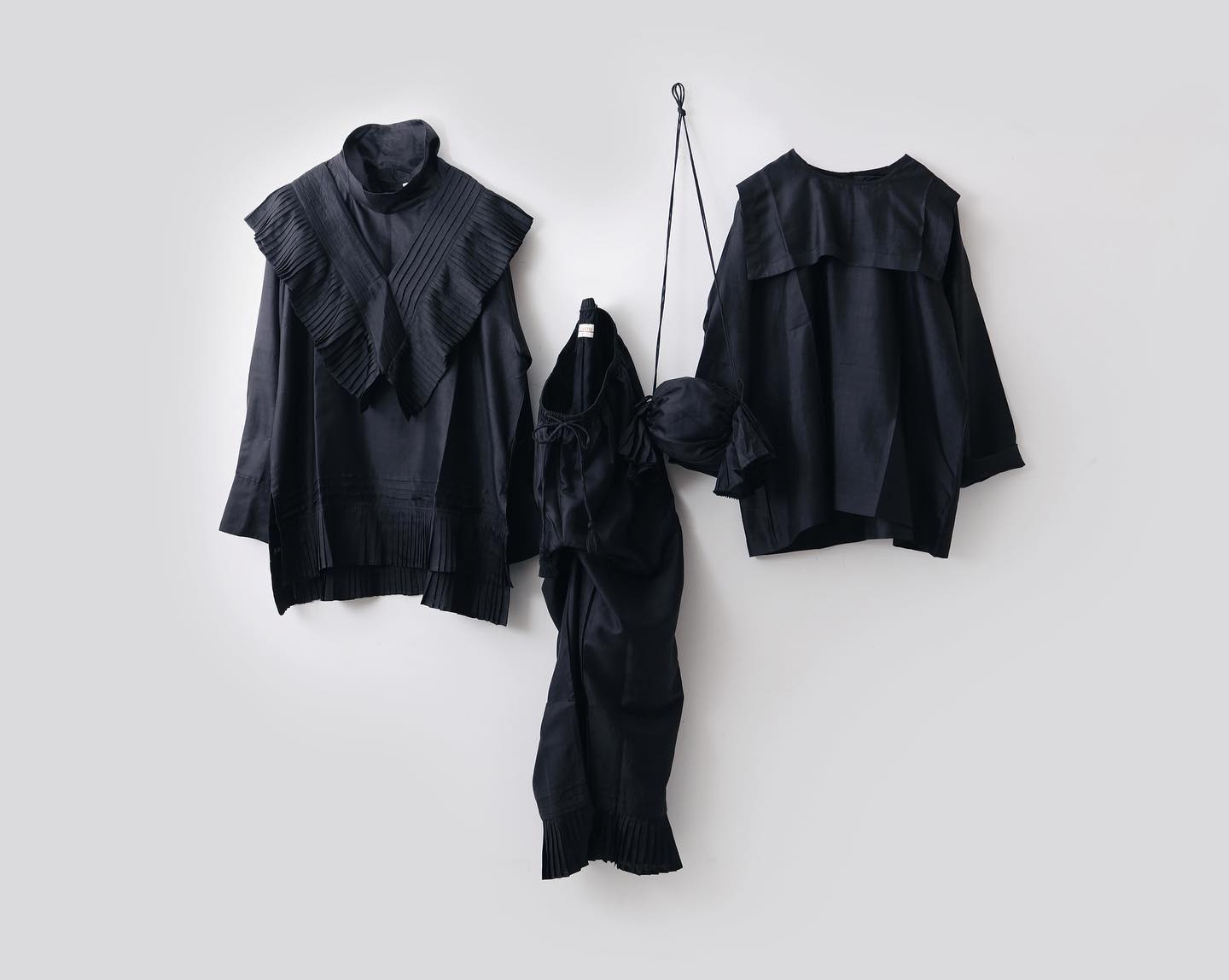 Back Button Blouse BUNON シルクブラウス 通販 取扱店 – UKÉ_midori