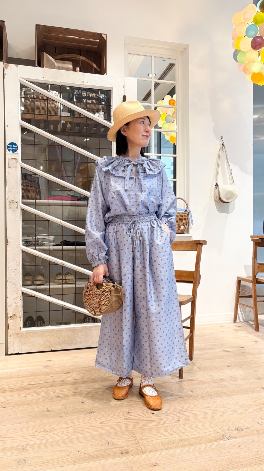 グミ食べたい yilon DOT FRILL BLOUSE big collar frill blouse