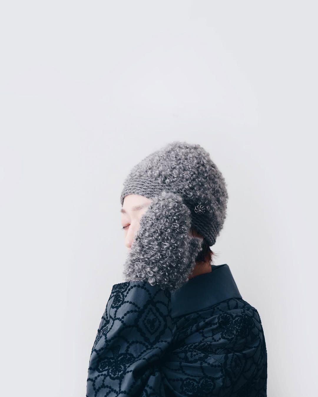 別注!!hitomi shinoyama ヒトミシノヤマ 別注!! モヘアループ ニット