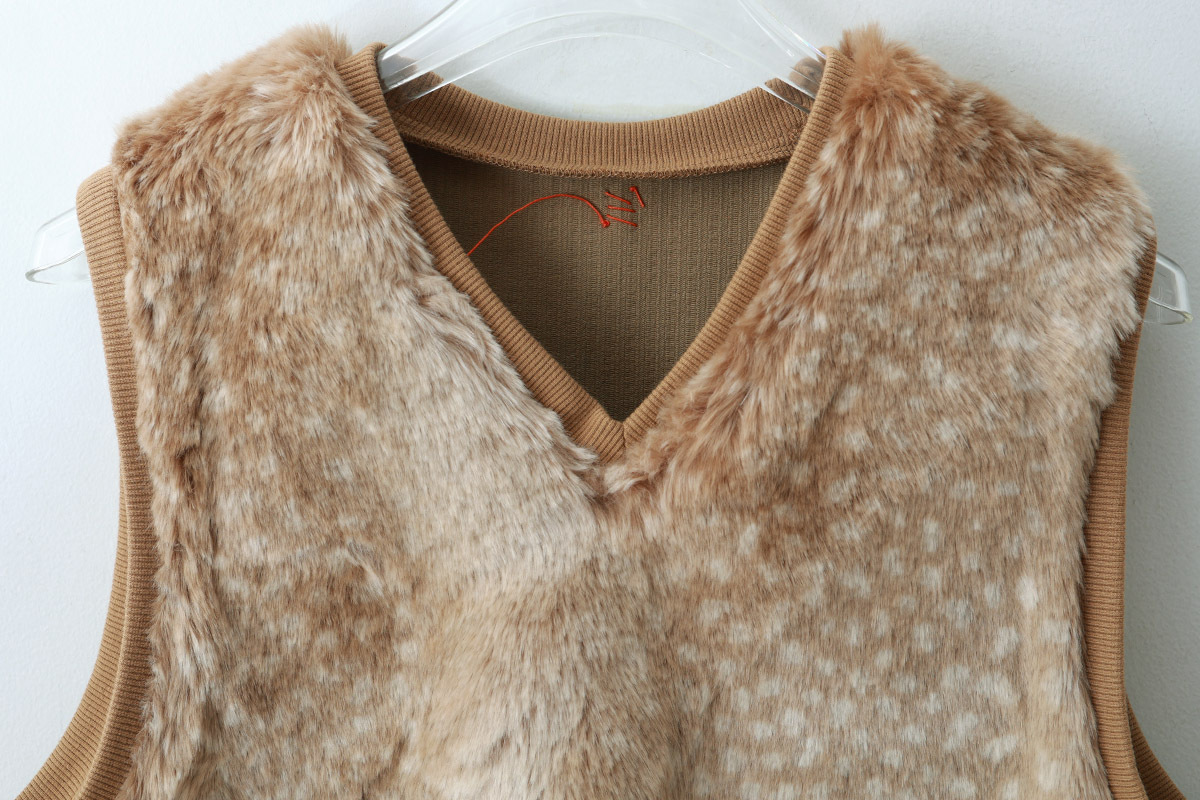 エバゴス⭕️未使用　エコファー　バンビ柄　ベスト　即完売●シーズン限定●人気 ebagos エバゴス ベスト・エコファーバンビ