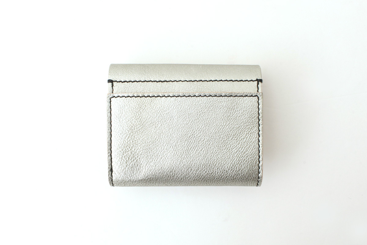 ebagos メタリック E金具 三つ折り財布