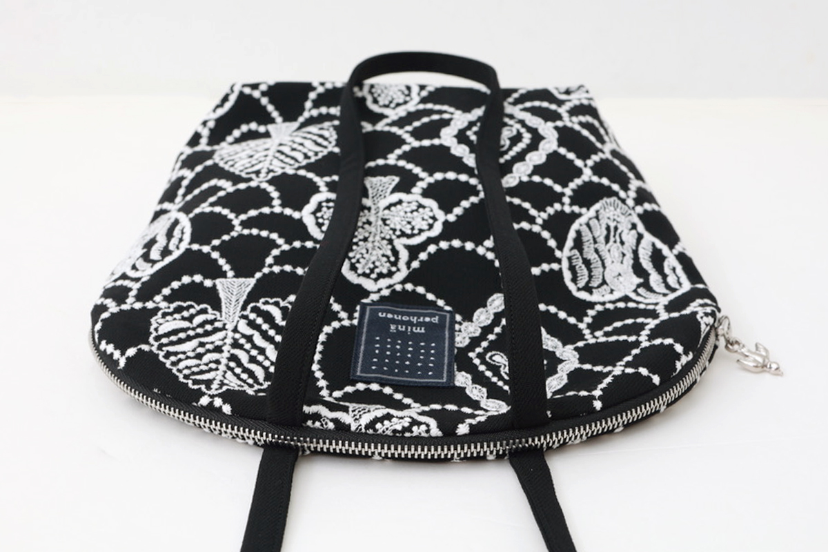 mina perhonen ミナぺルホネン forest card muffin bag
