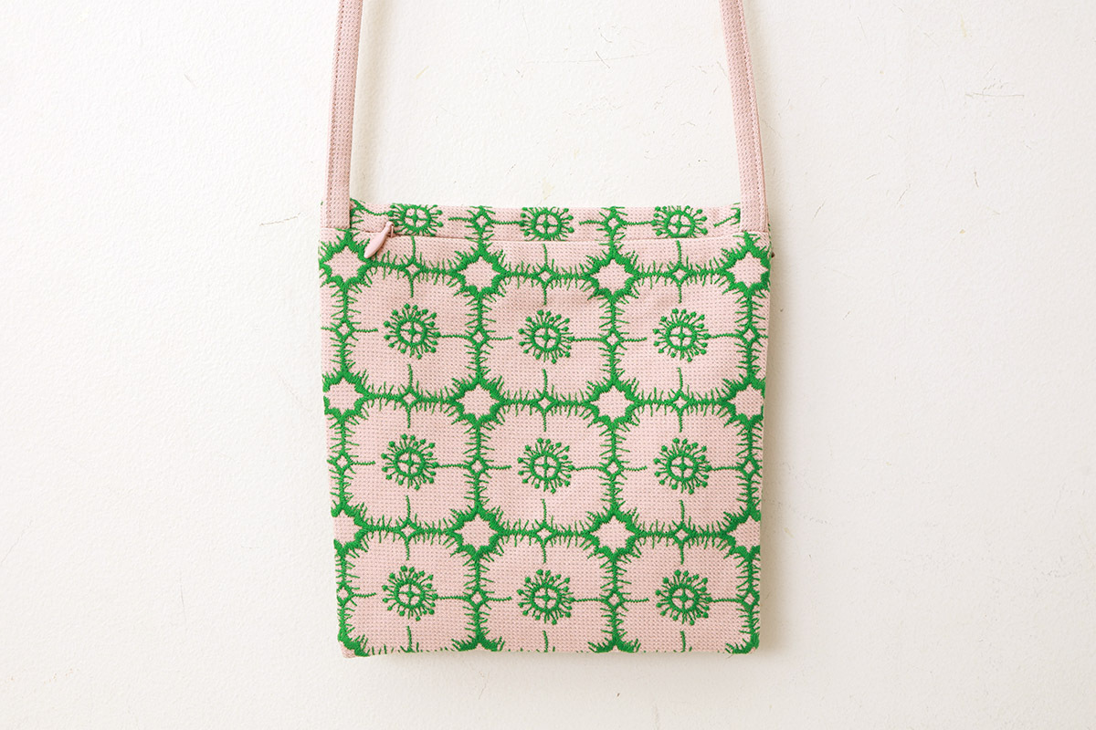 mina perhonen ミナぺルホネン anemone pocket bag