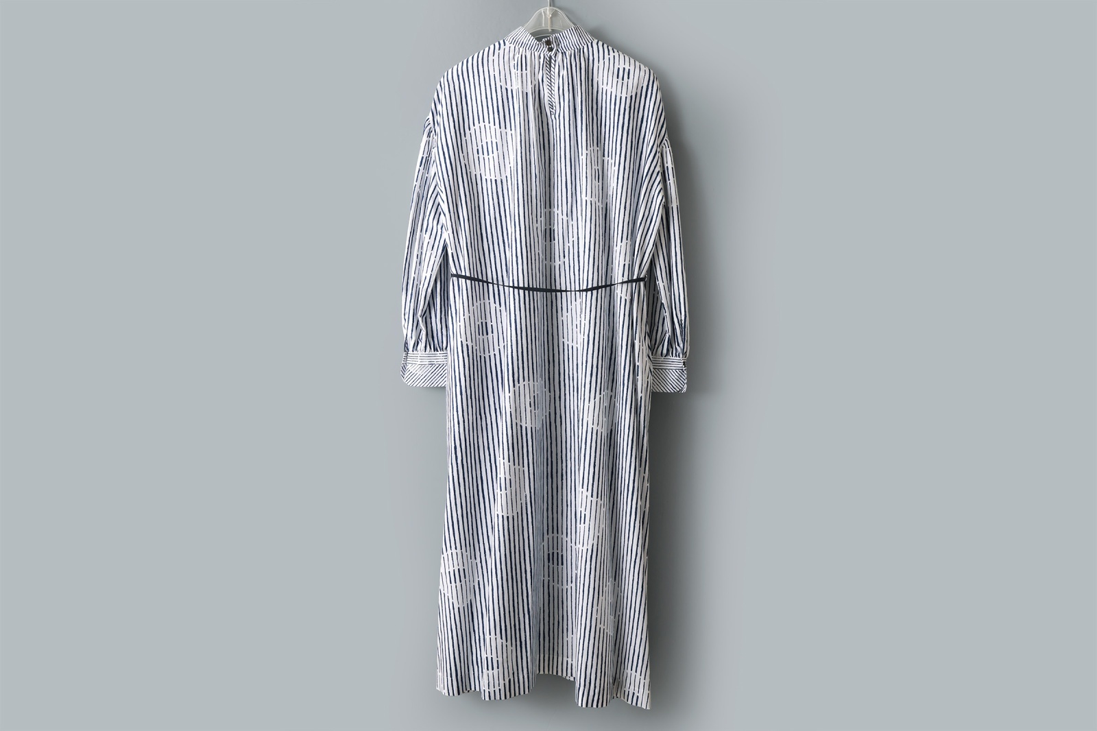 ミナペルホネン　flower leap スタンドカラードレス38サイズ flower leap スタンドカラードレス - minä perhonen