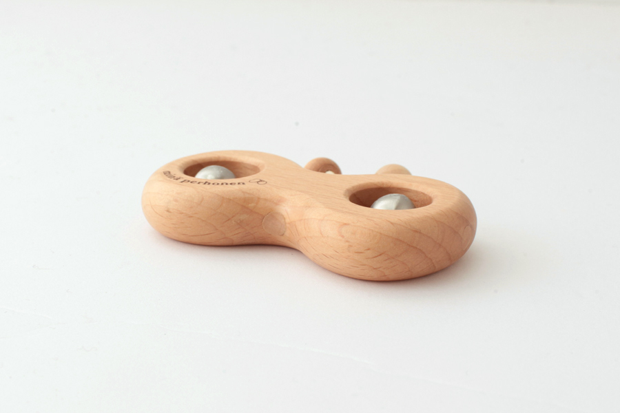 mina perhonen ミナペルホネン 子供服 wood rattle choucho