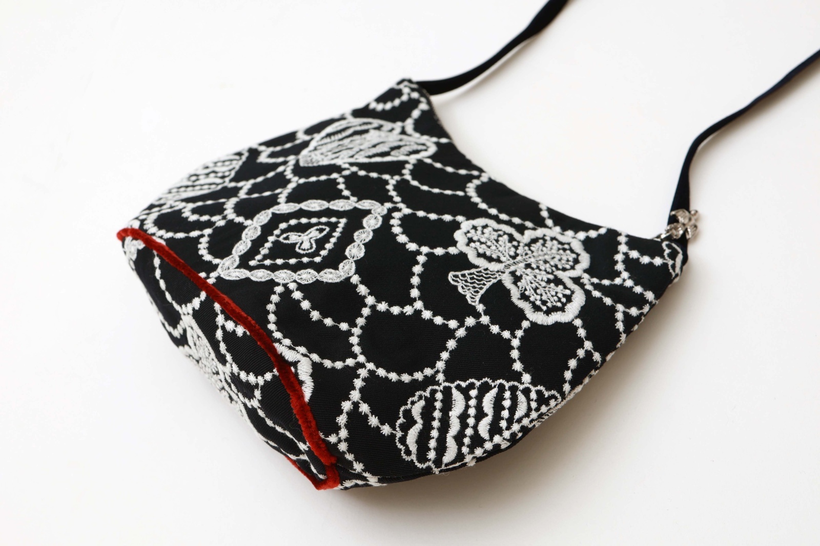 mina perhonen 刺繍ボディバッグ　カードケース mina perhonen ミナペルホネン 子供服 mignon pochette バッグ