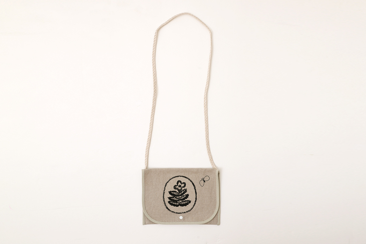 mina perhonen ミナペルホネン 子供服 ami pochette バッグ