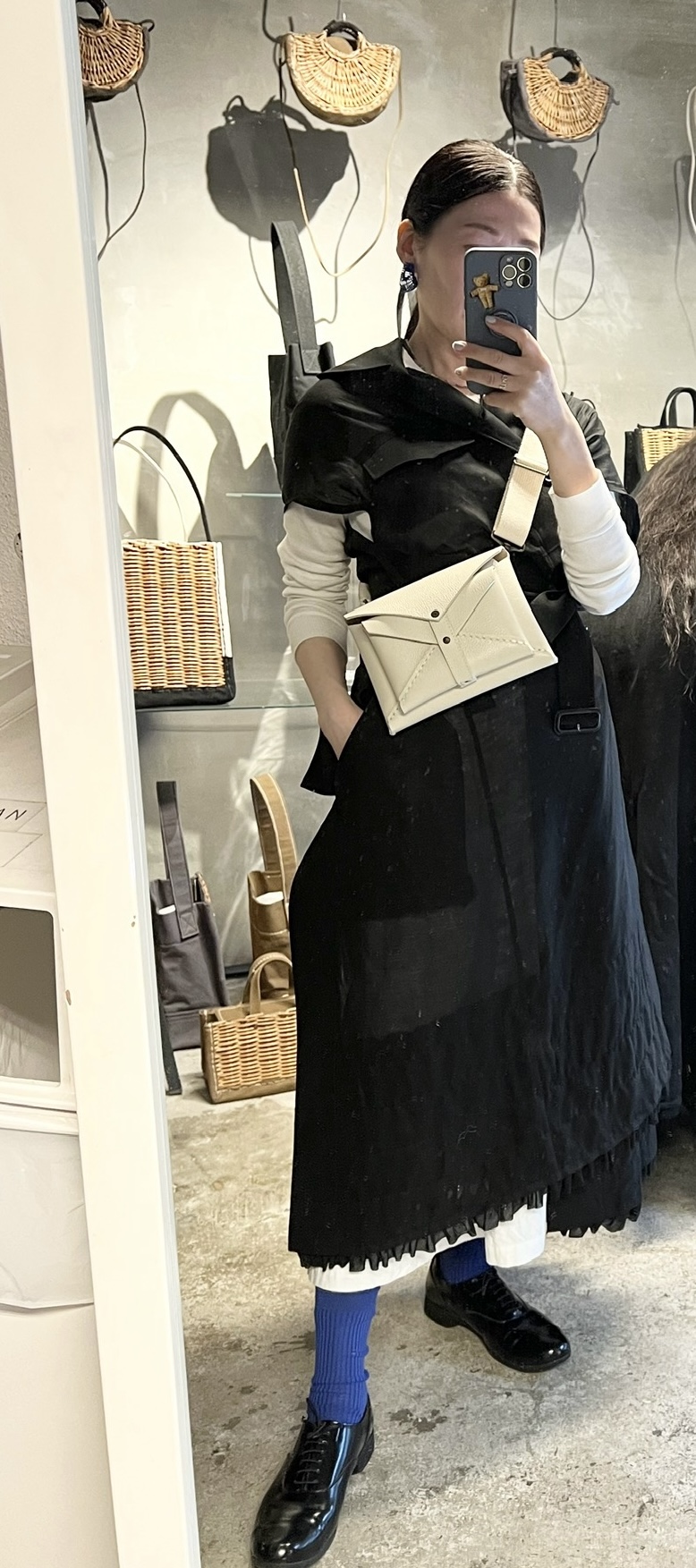 ebagos エバゴス フニュ・シュリンク・封筒型ポーチ 3way bag